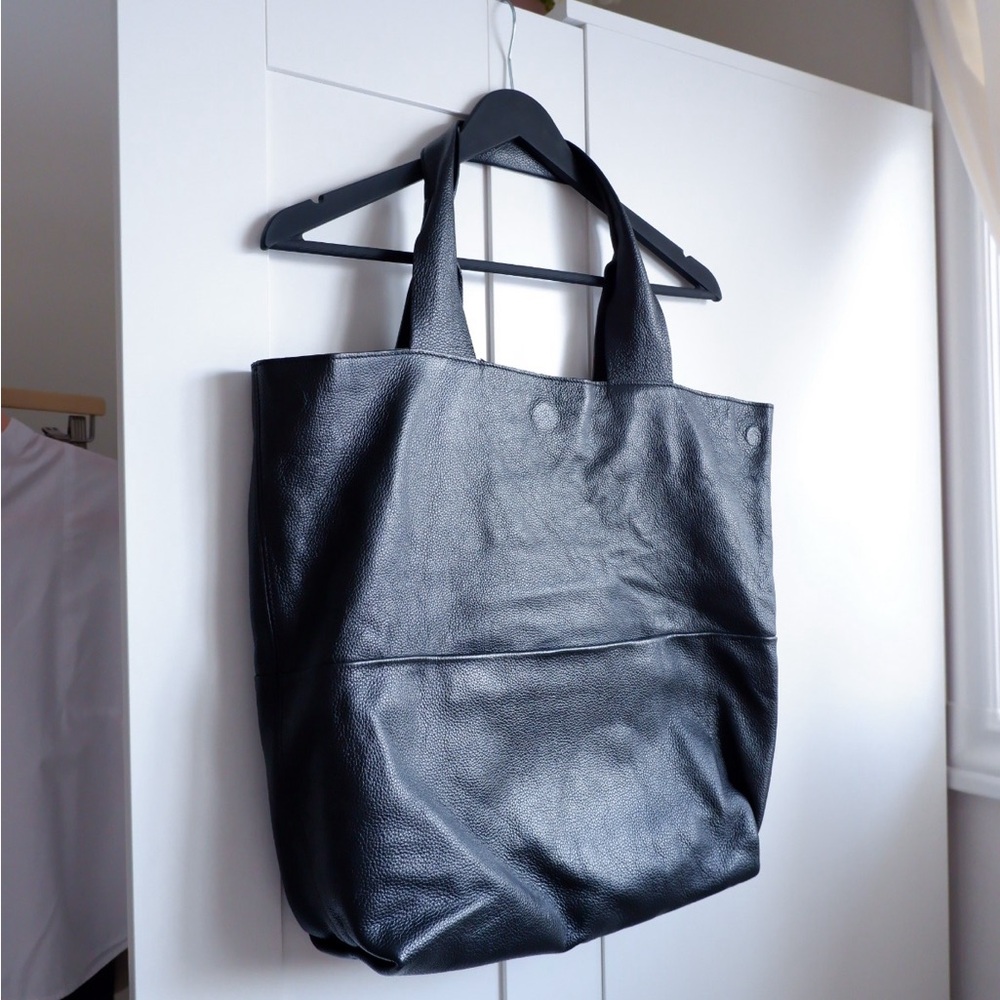 SOLD- COS Large Grained Leather Bag - Picture 6 of 11